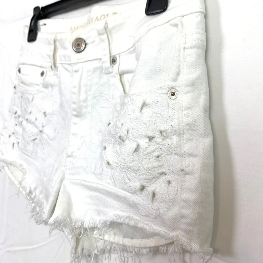 AMERICAN EAGLE White Lace HI-RISE SHORTIE Shorts 6 - Picture 10 of 16
